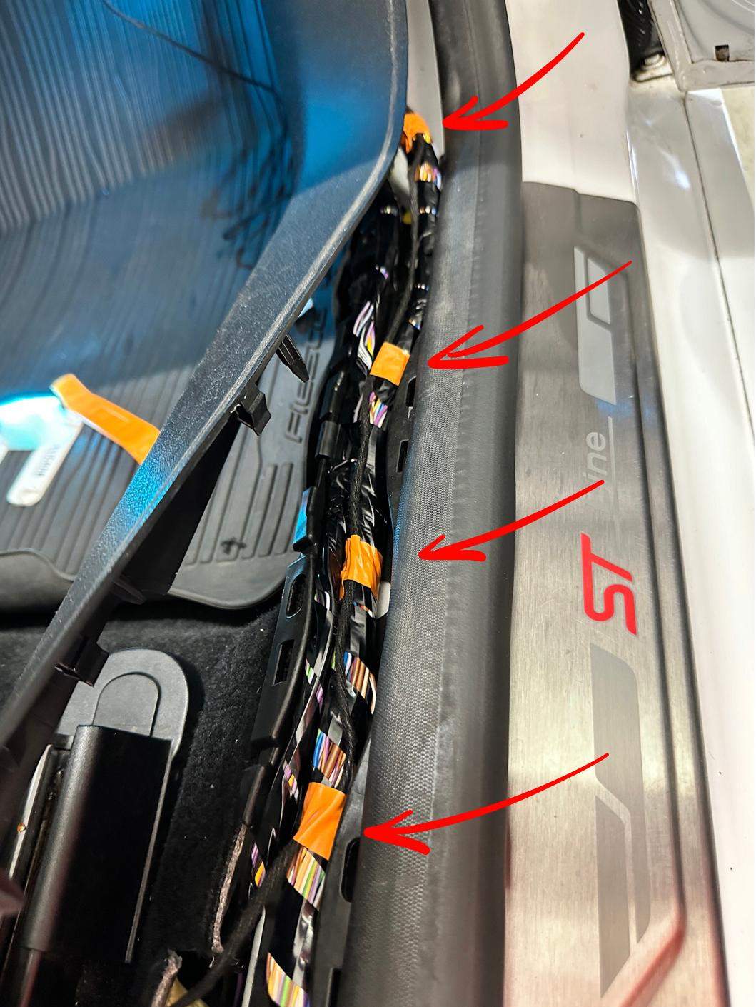 the key securing points in door sill tunell